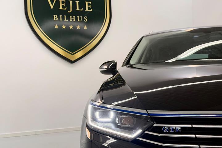 Grøn VW Passat fra 2018