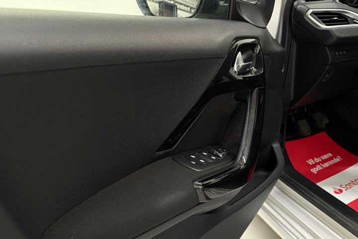 undefined Peugeot 208 fra 2016