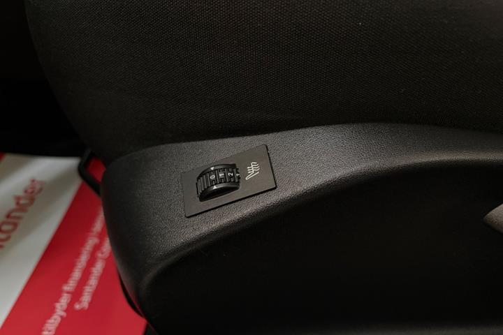 undefined Peugeot 208 fra 2016
