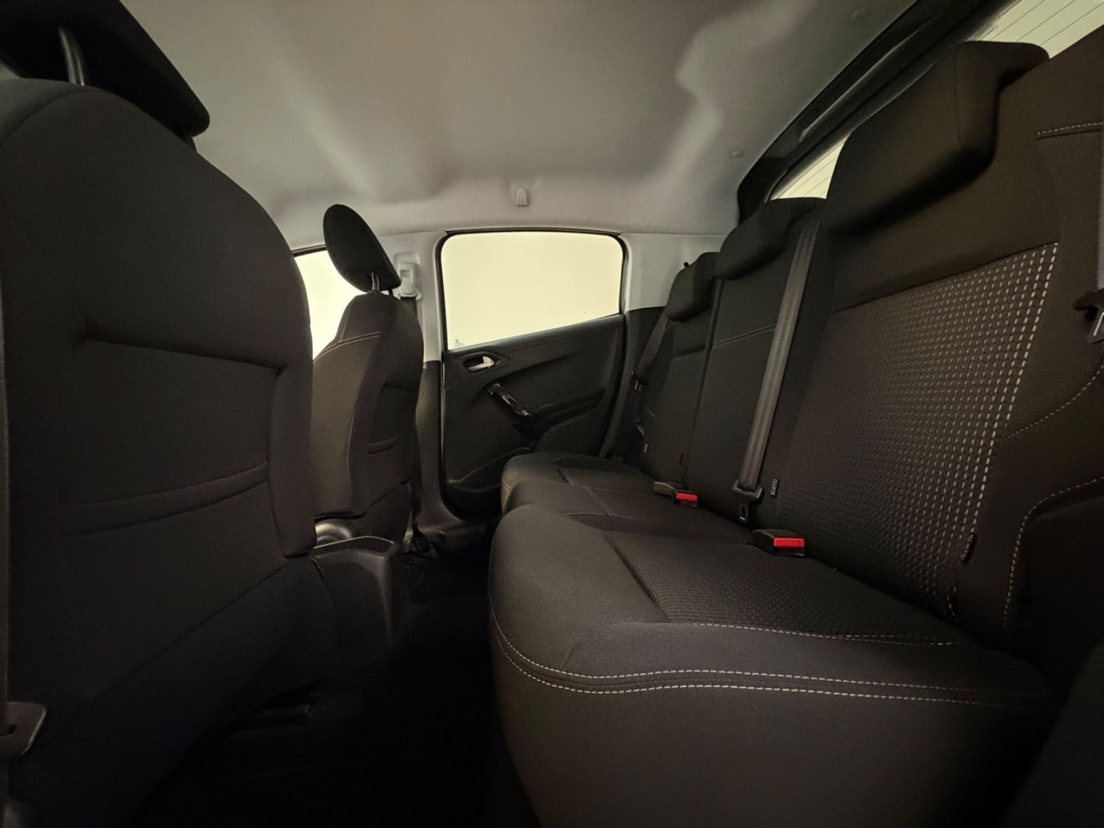 undefined Peugeot 208 fra 2016
