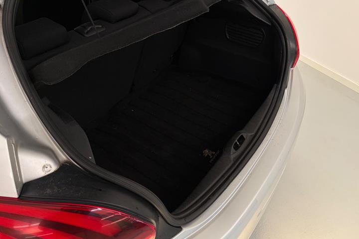 undefined Peugeot 208 fra 2016