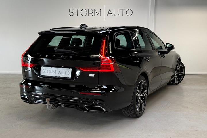 Sort Volvo V60 fra 2022