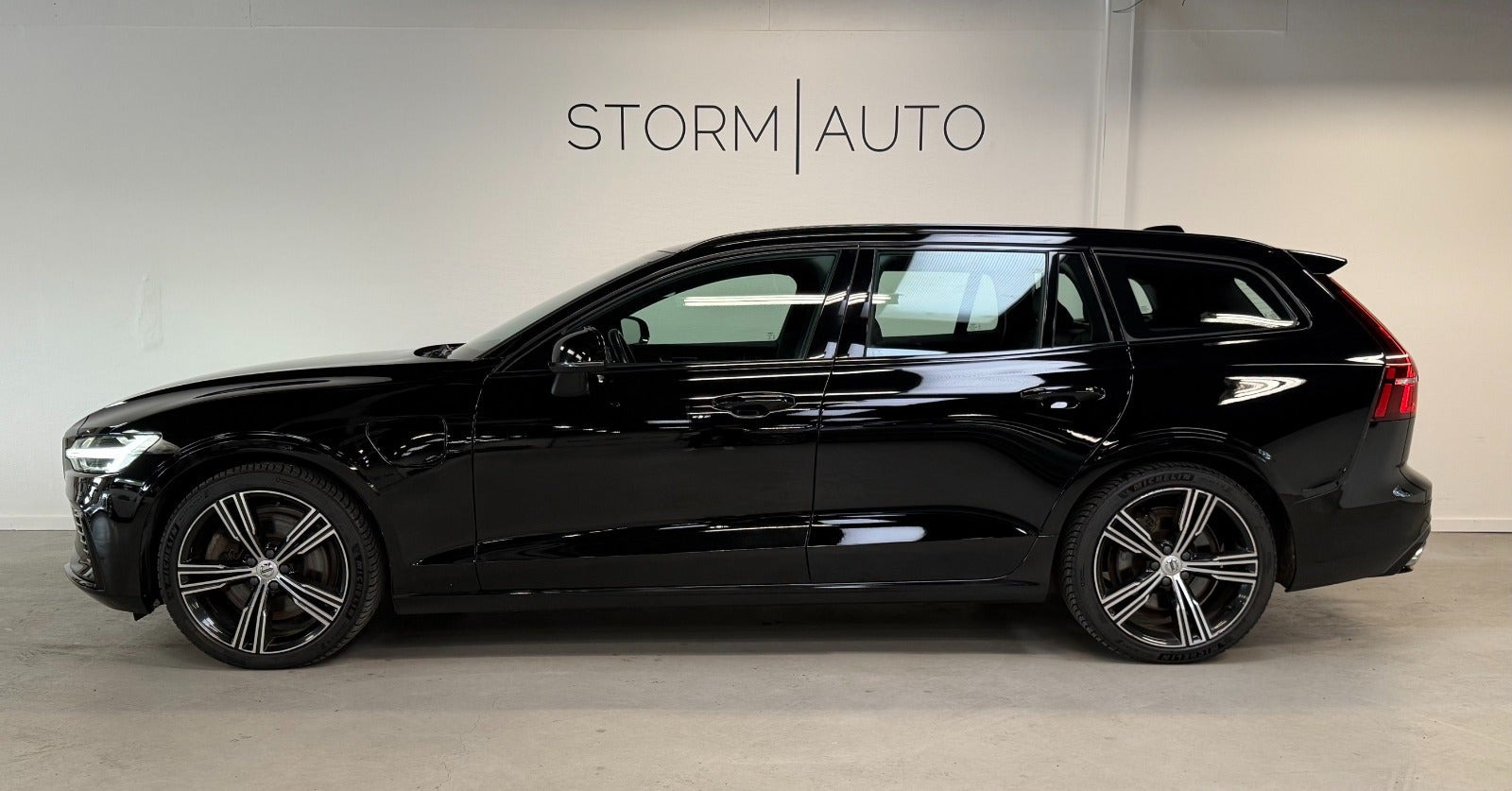 Sort Volvo V60 fra 2022
