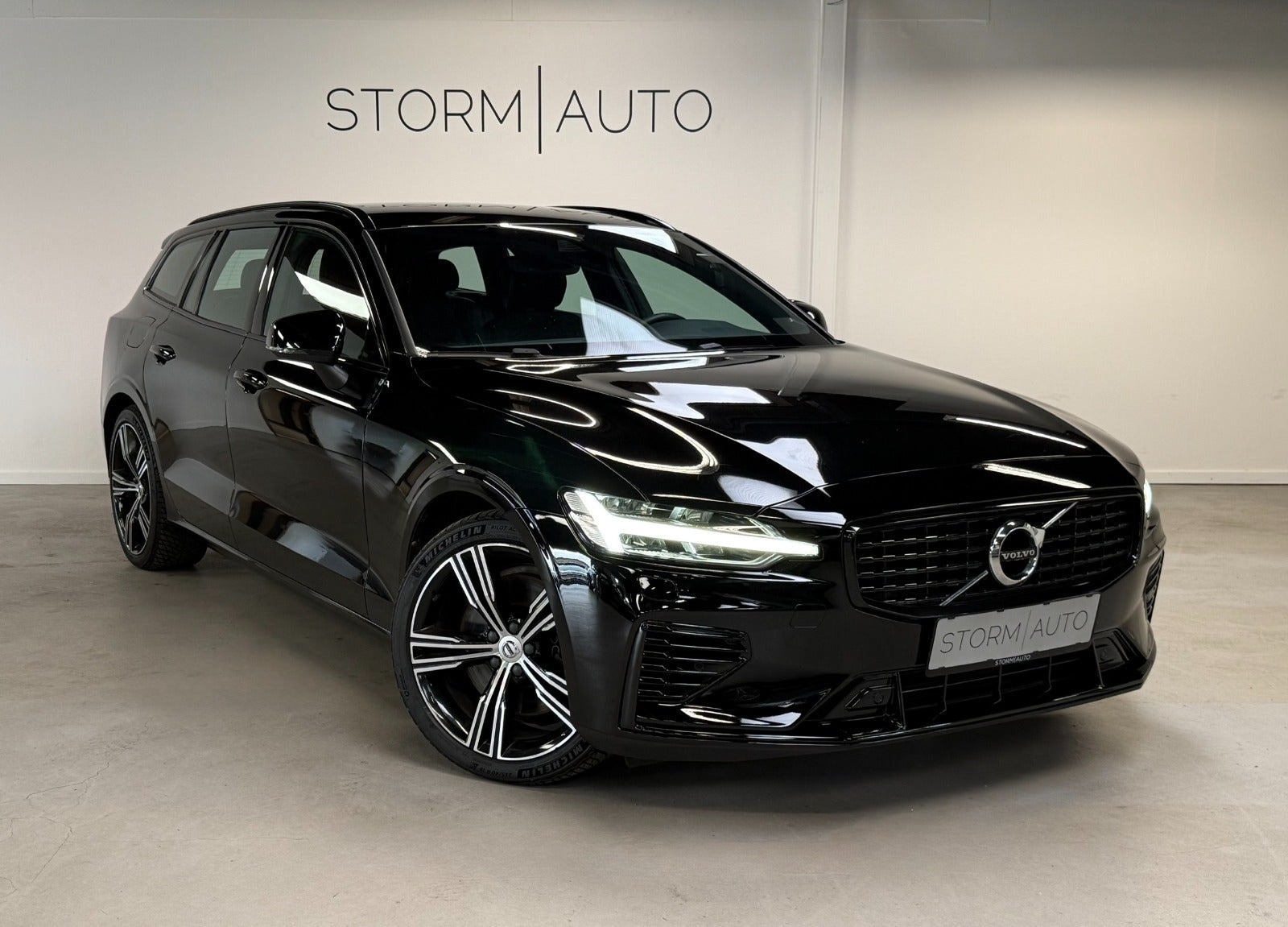 Sort Volvo V60 fra 2022