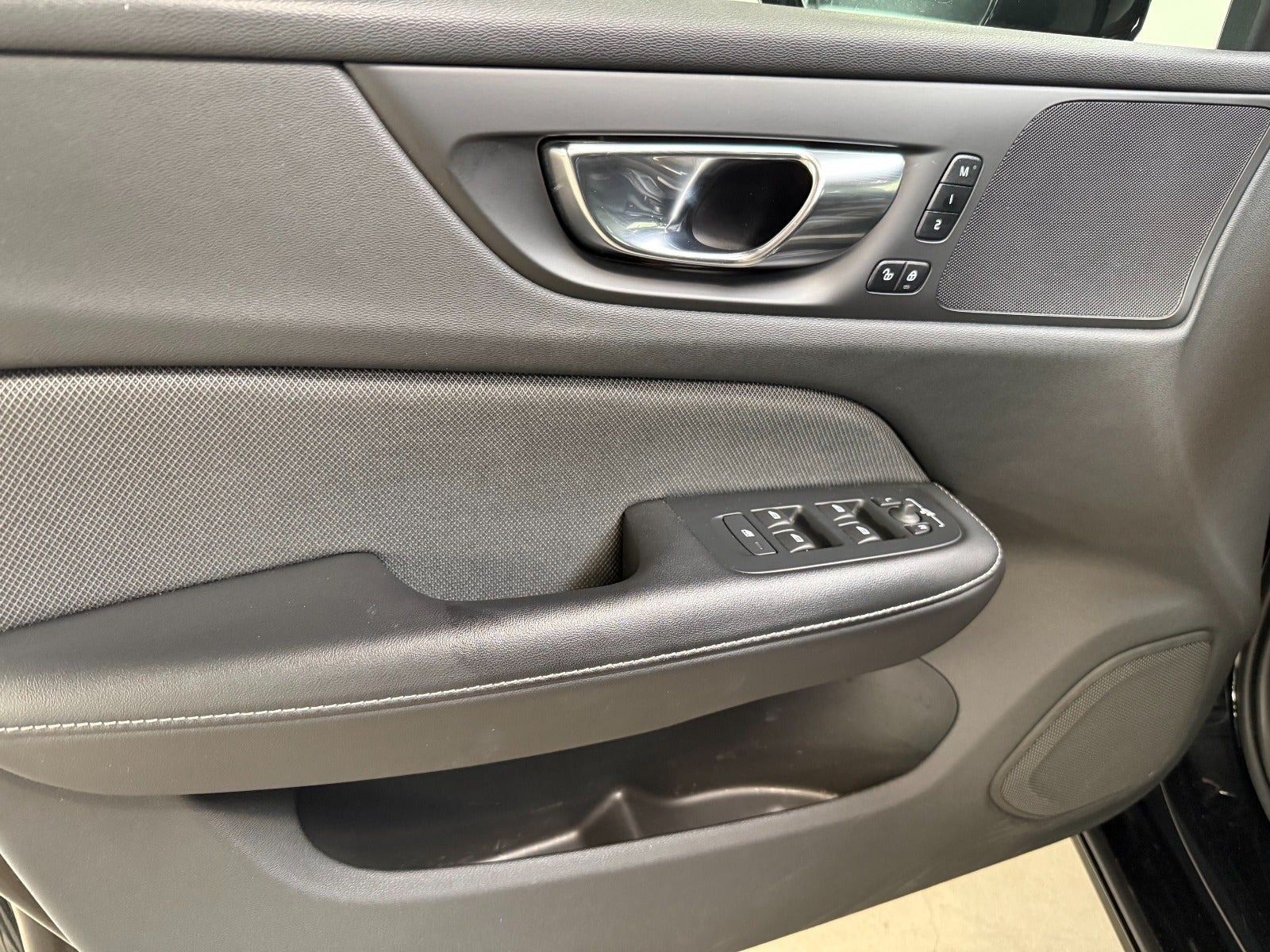 Sort Volvo V60 fra 2022