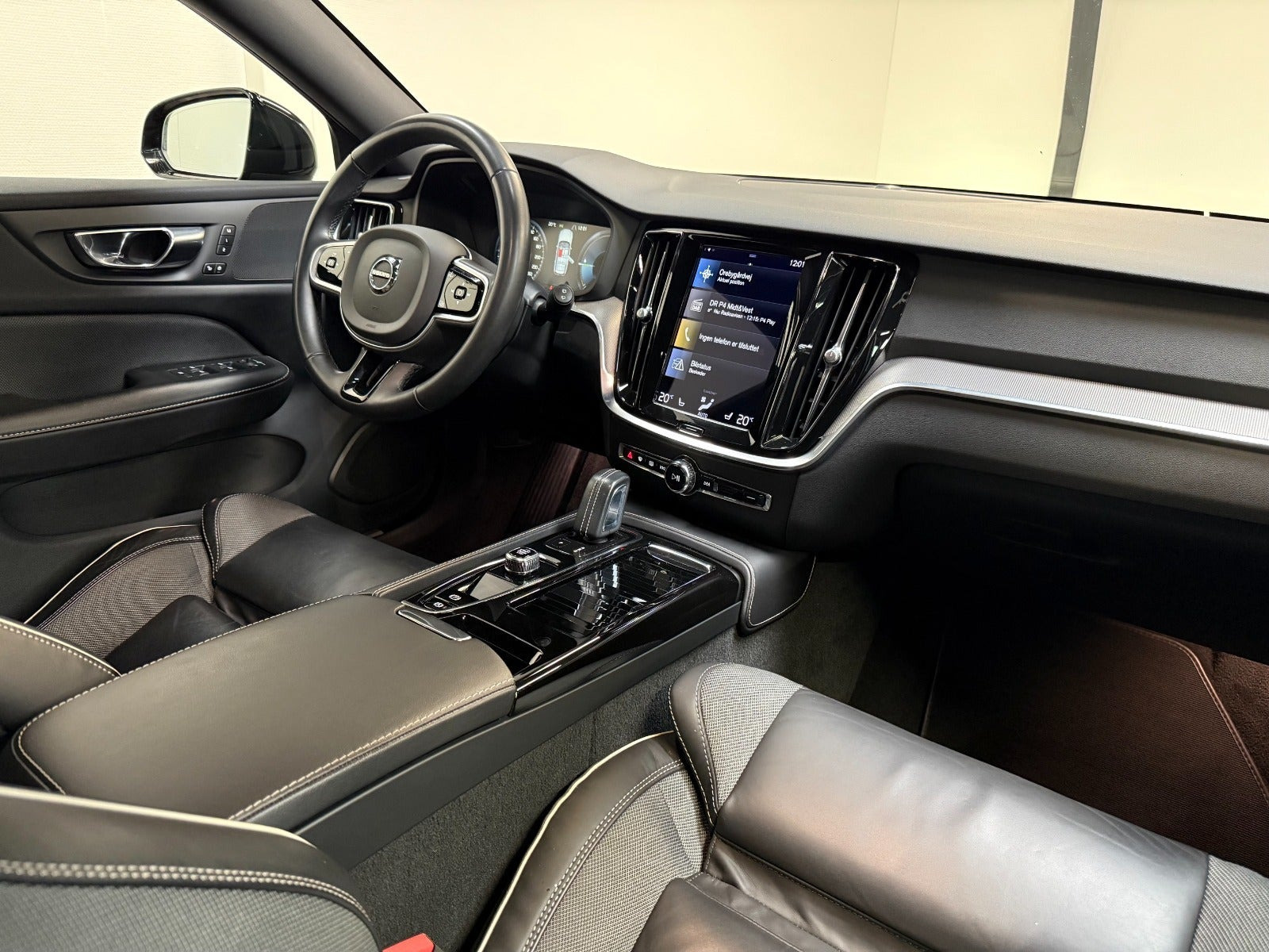 Sort Volvo V60 fra 2022