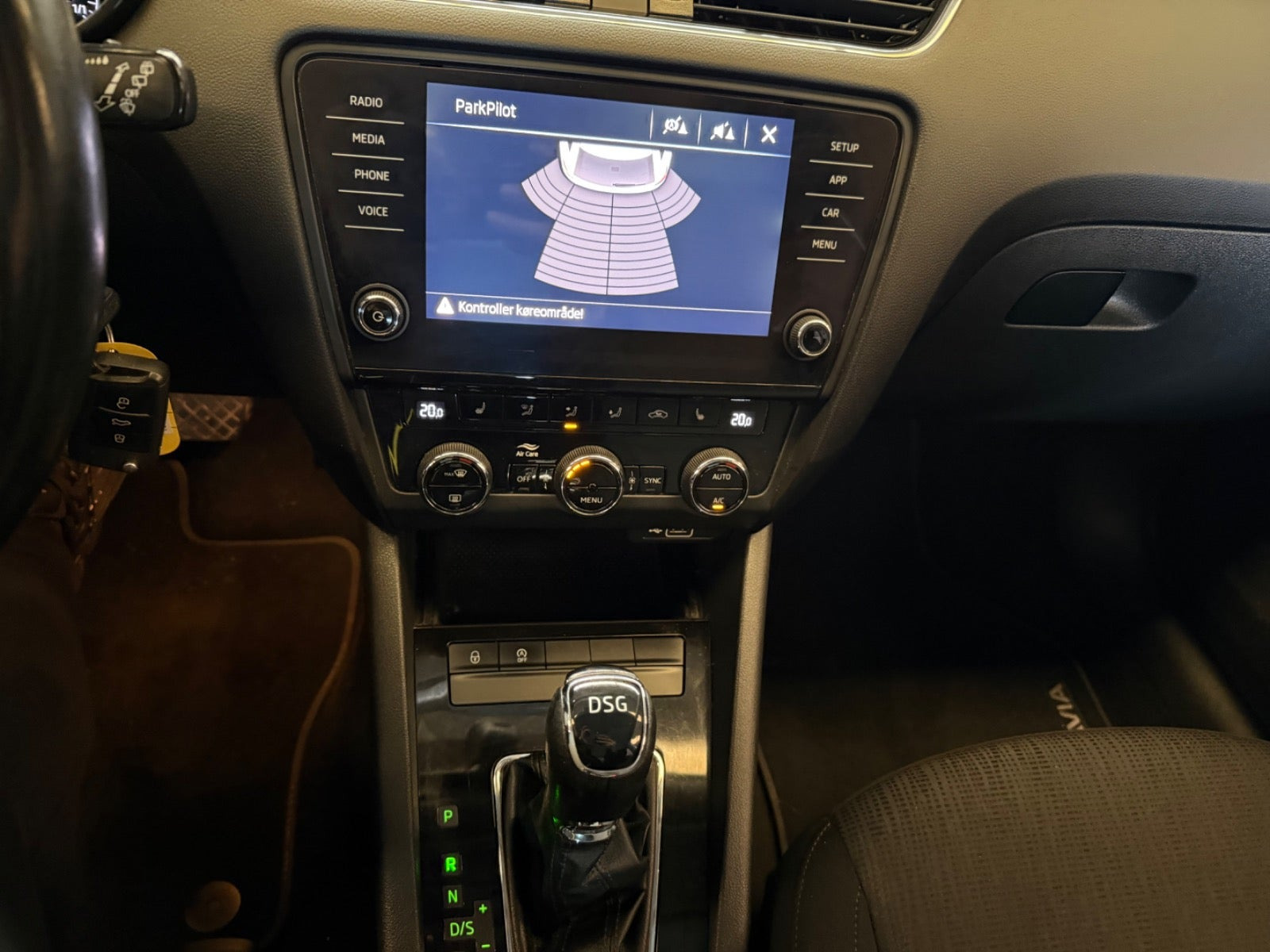 Blå Skoda Octavia fra 2018