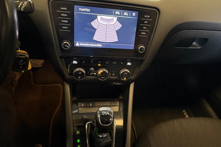 Blå Skoda Octavia fra 2018