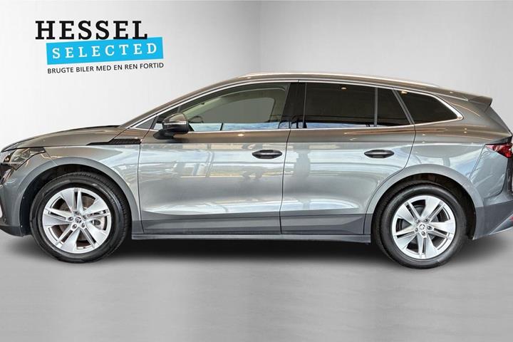 Grå Skoda Enyaq fra 2024