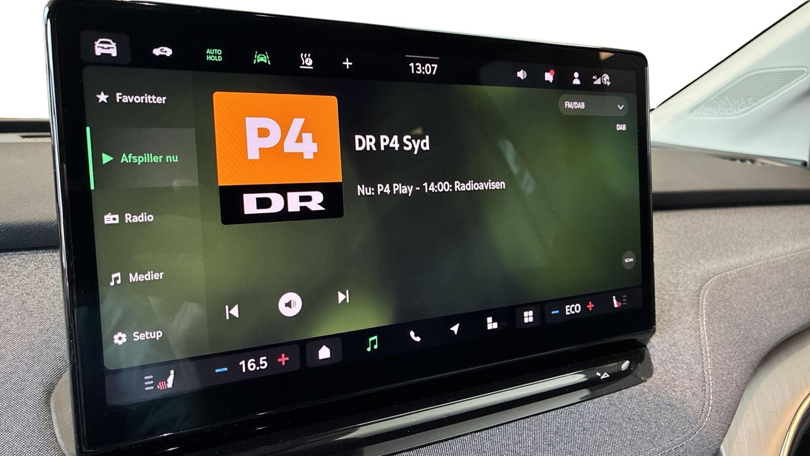 Grå Skoda Enyaq fra 2024