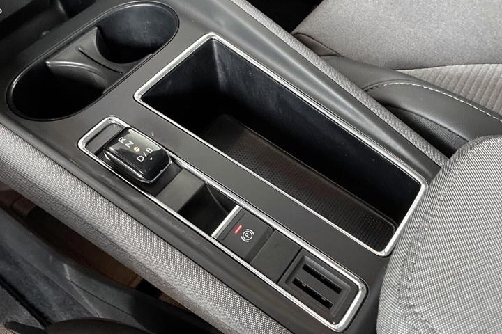 Grå Skoda Enyaq fra 2023