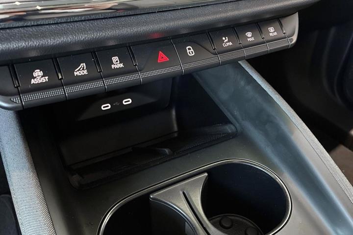 Hvid Skoda Enyaq fra 2024