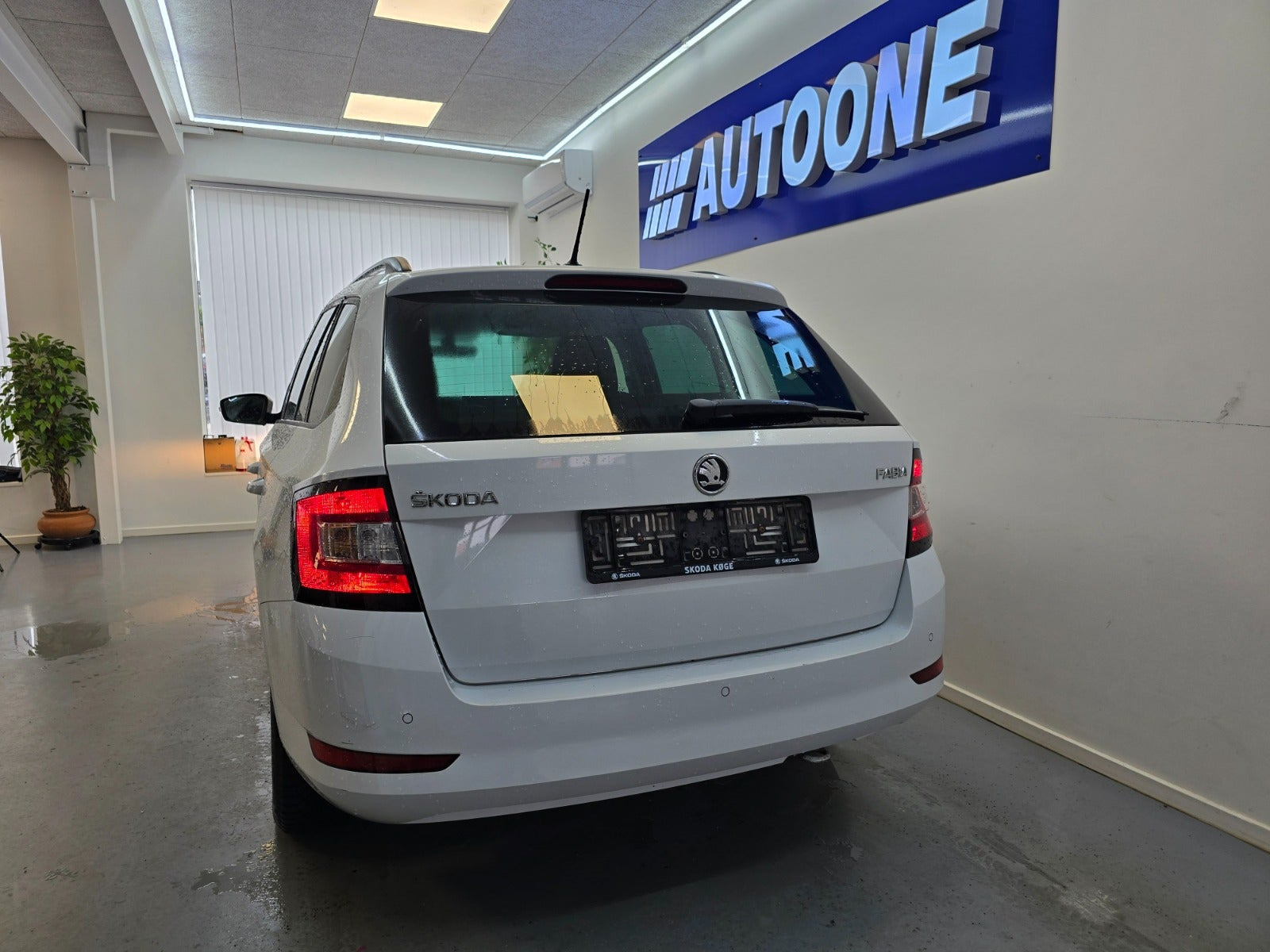 Hvid Skoda Fabia fra 2019