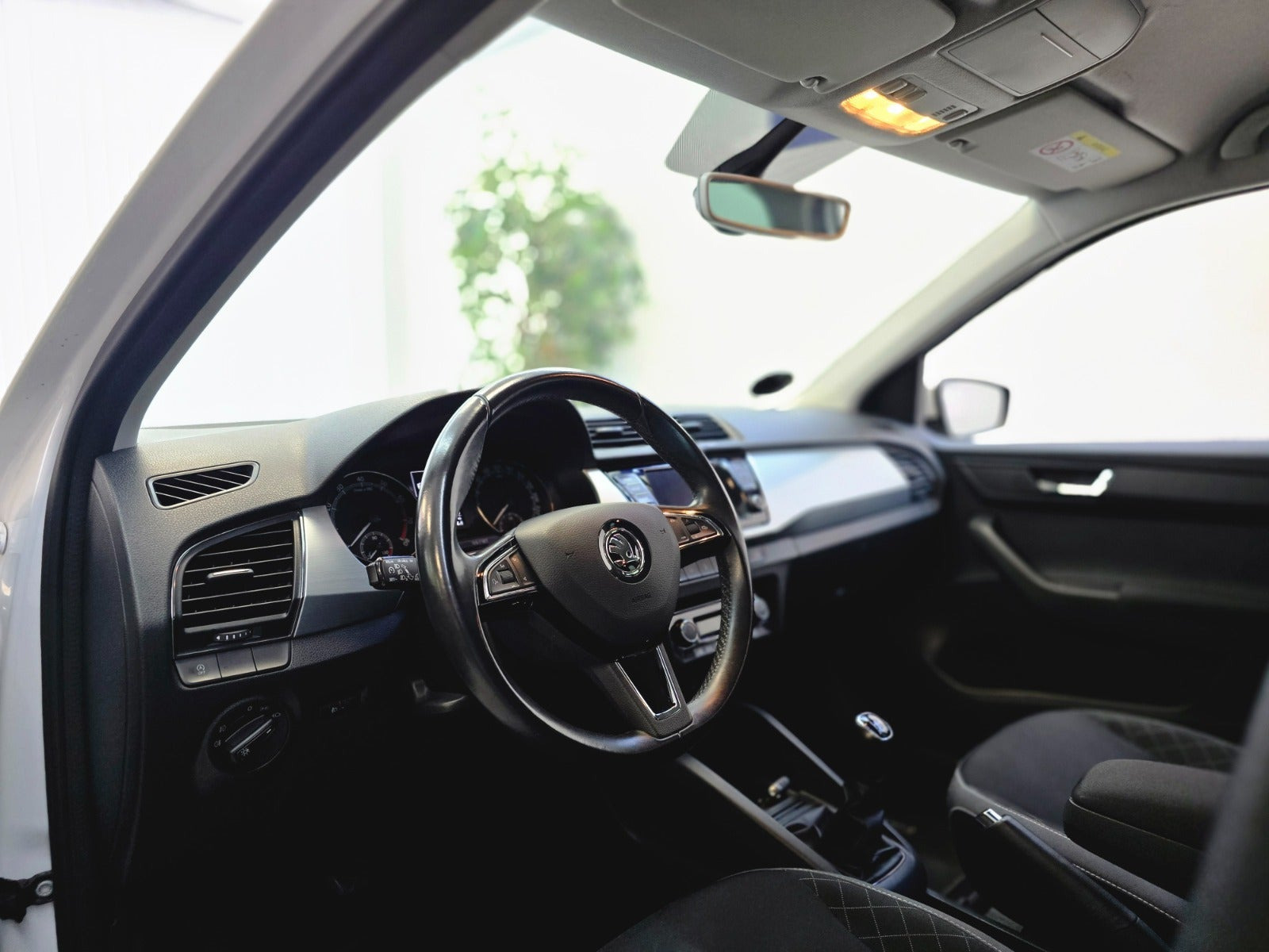 Hvid Skoda Fabia fra 2019