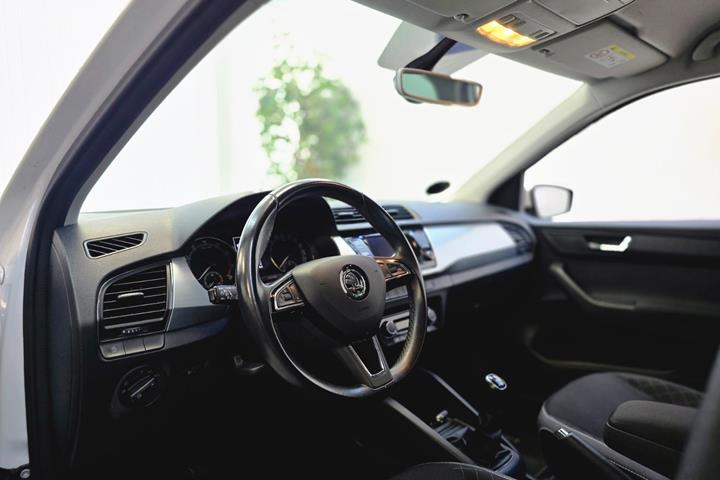 Hvid Skoda Fabia fra 2019