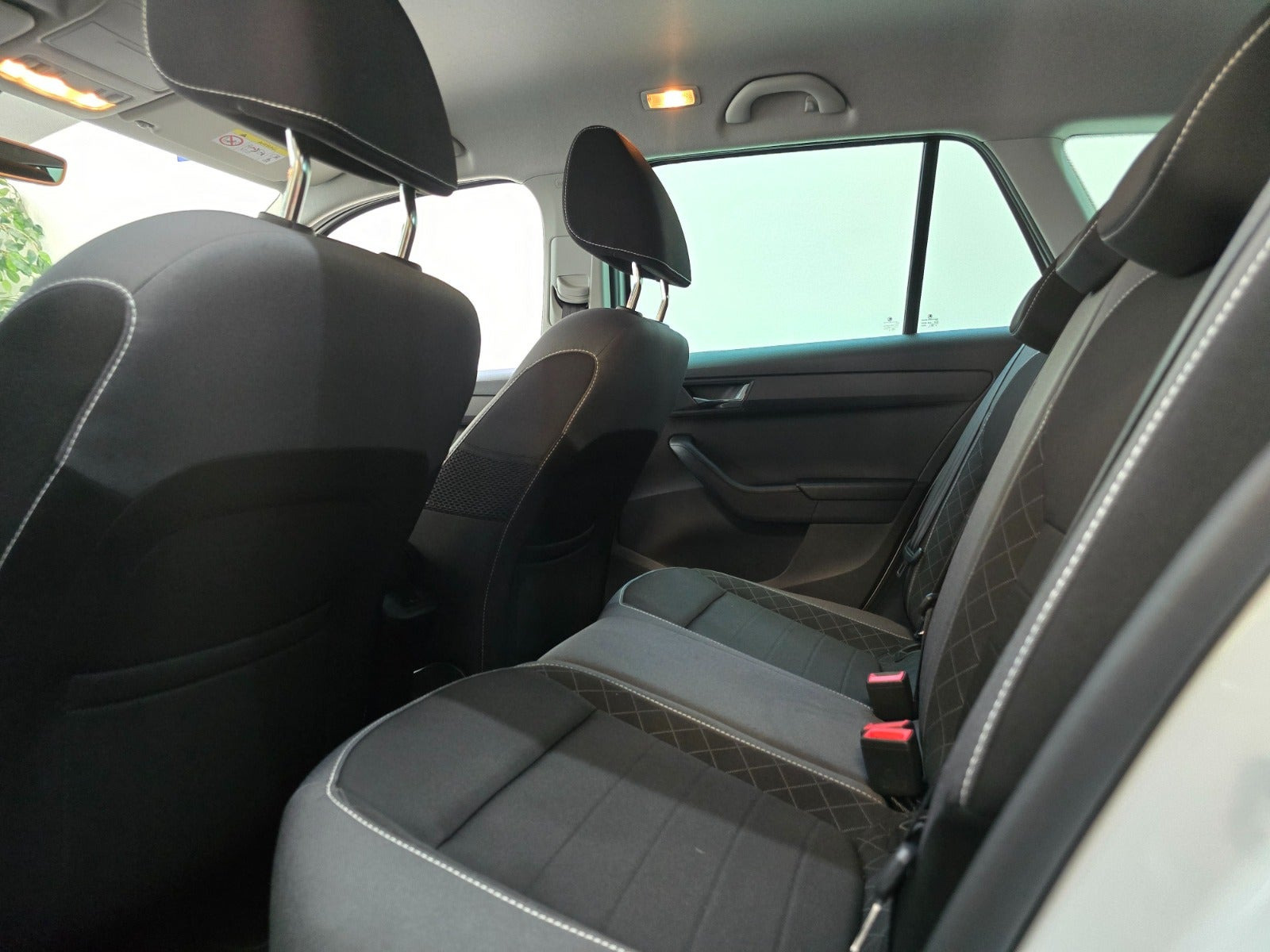 Hvid Skoda Fabia fra 2019