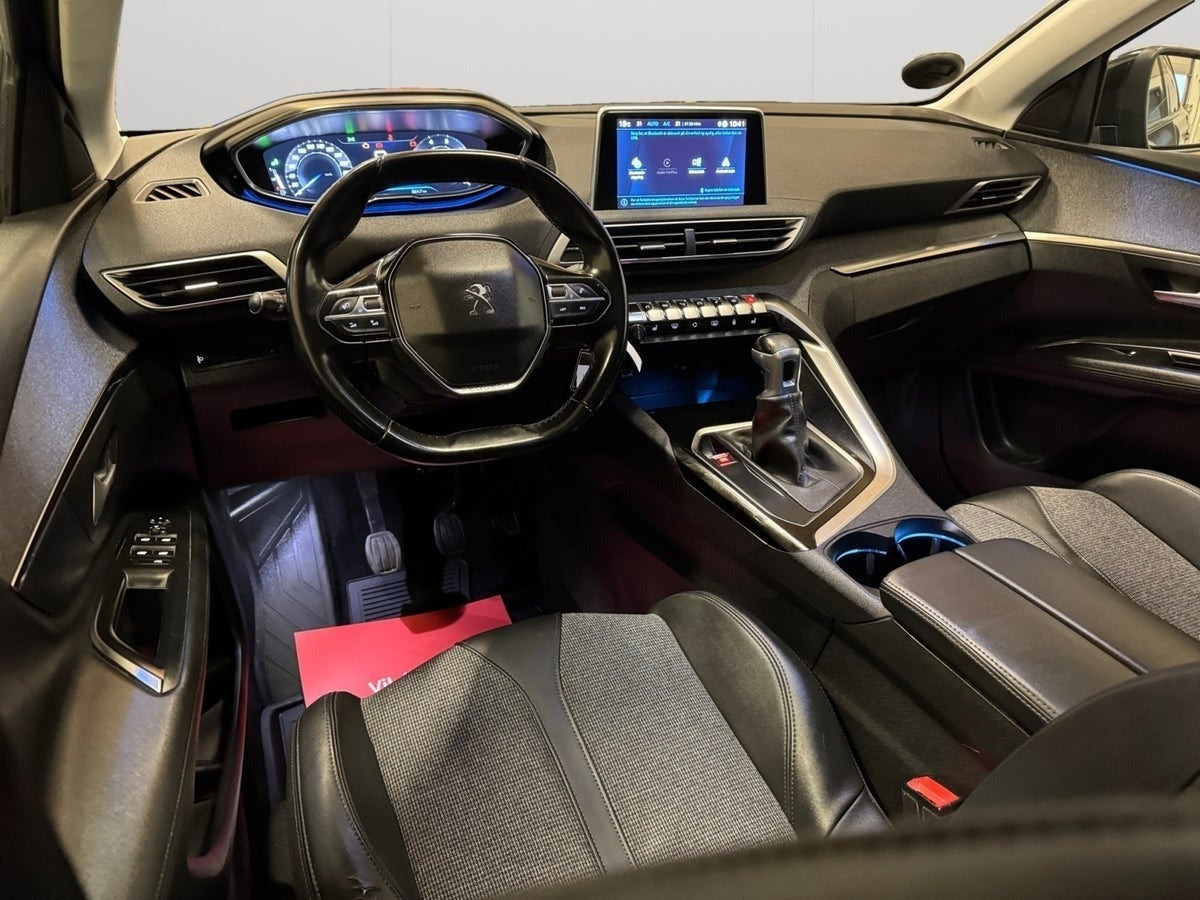 Sort Peugeot 3008 fra 2019