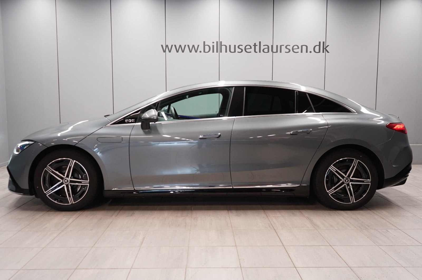 Grå Mercedes EQE350+ fra 2026