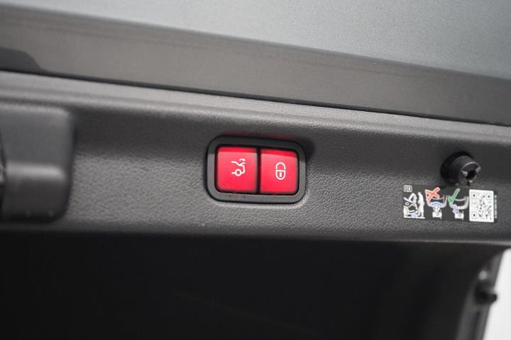 Grå Mercedes EQE350+ fra 2026