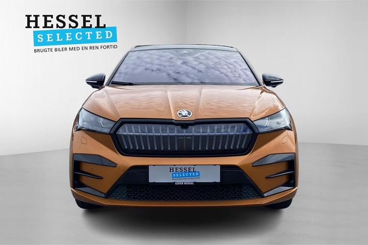 Orange Skoda Enyaq fra 2023