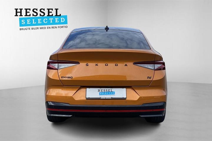 Orange Skoda Enyaq fra 2023