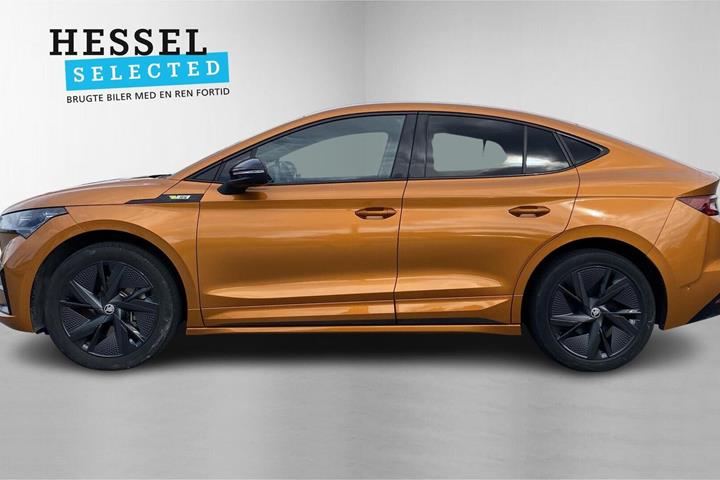 Orange Skoda Enyaq fra 2023