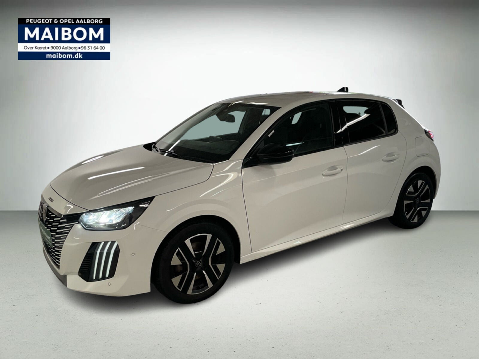 Hvid Peugeot 208 fra 2024