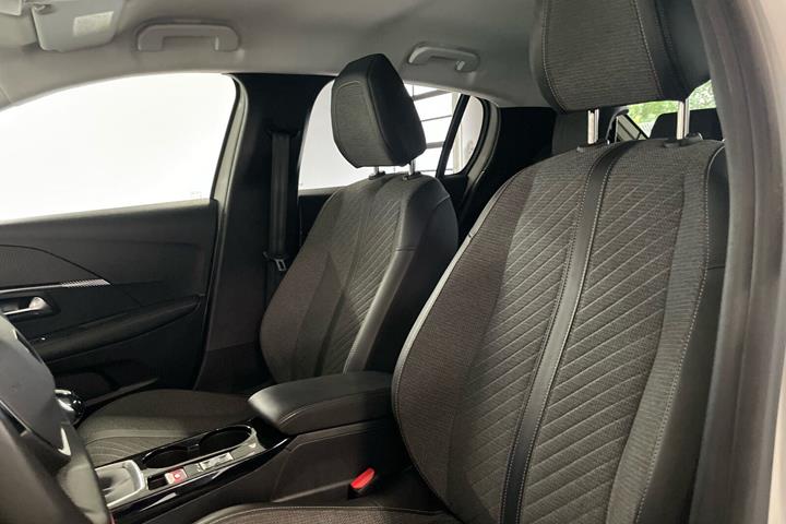 Hvid Peugeot 208 fra 2024
