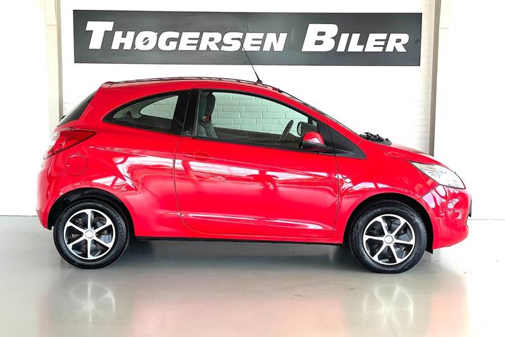 Rød Ford Ka fra 2014