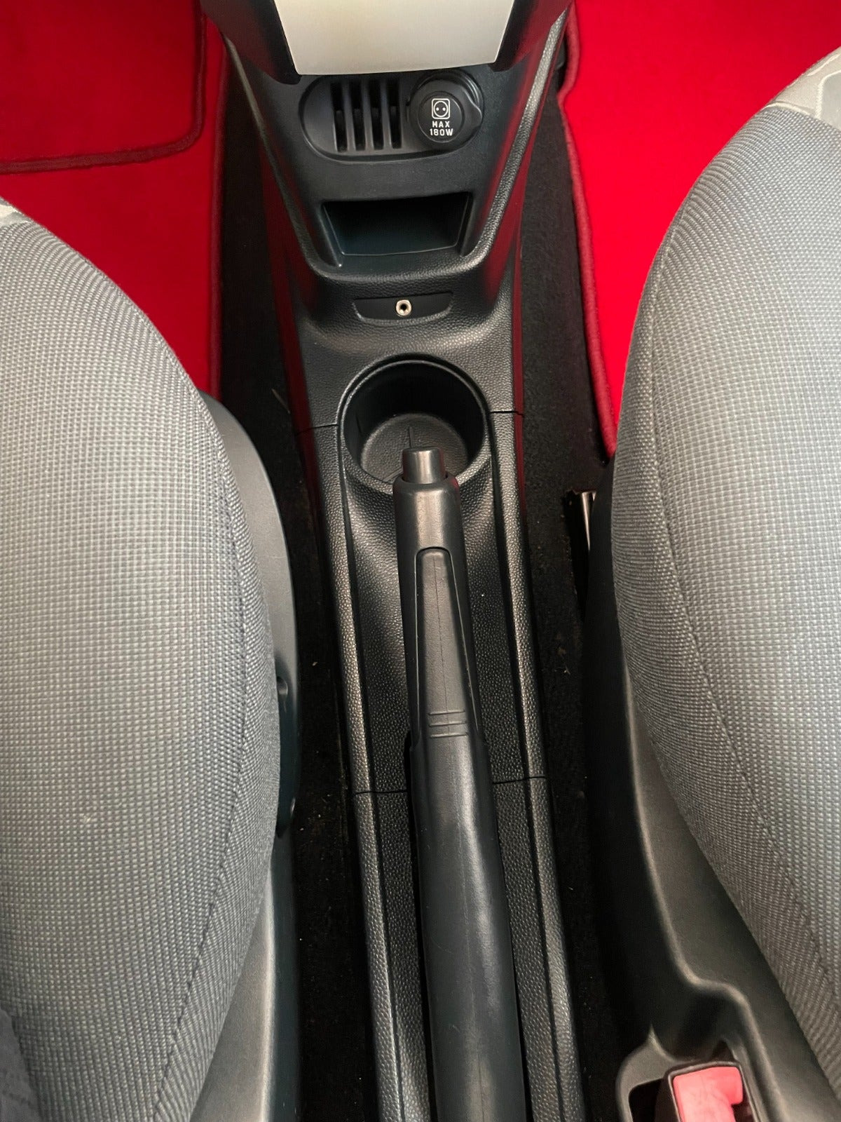 Rød Ford Ka fra 2014