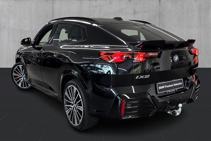 Sort BMW iX2 fra 2025