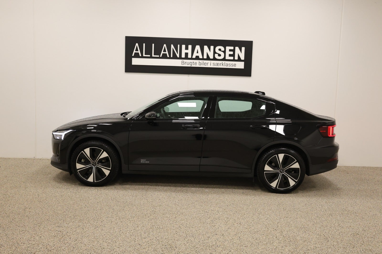 Sort Polestar 2 fra 2024