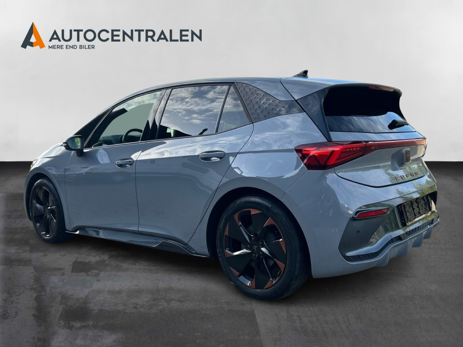 Grå Cupra Born fra 2024