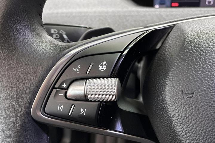 Blå Skoda Enyaq fra 2024
