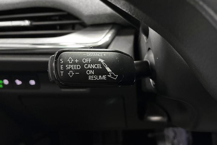 Blå Skoda Enyaq fra 2024