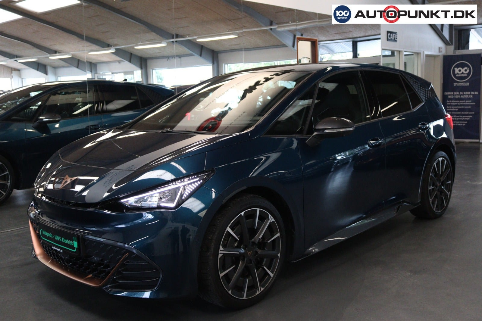 Blå Cupra Born fra 2025