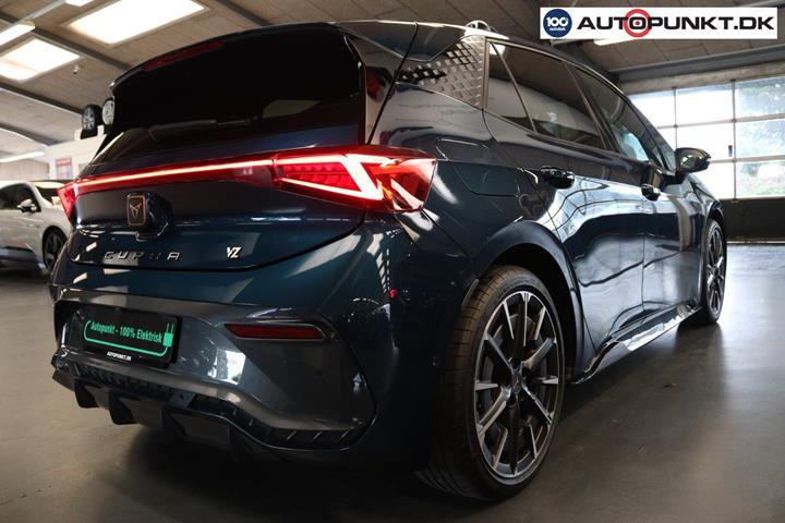 Blå Cupra Born fra 2025