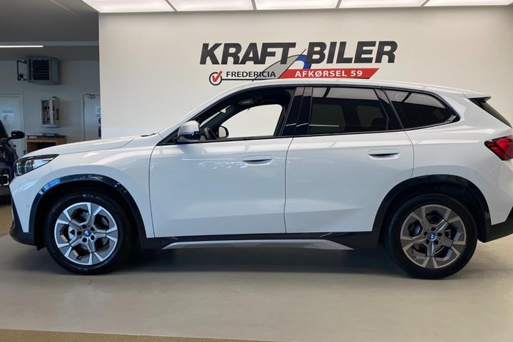 Hvid BMW iX1 fra 2023