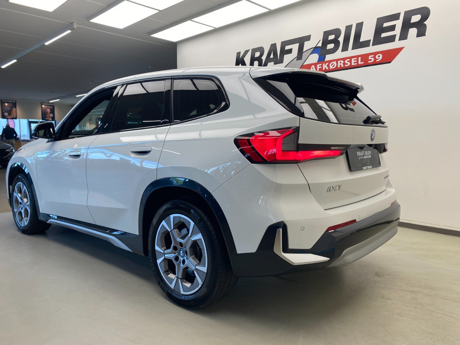 Hvid BMW iX1 fra 2023
