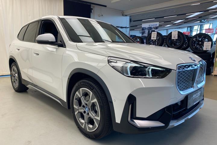 Hvid BMW iX1 fra 2023