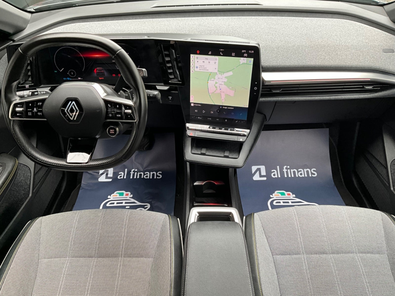 Grå Renault Megane E-Tech fra 2024