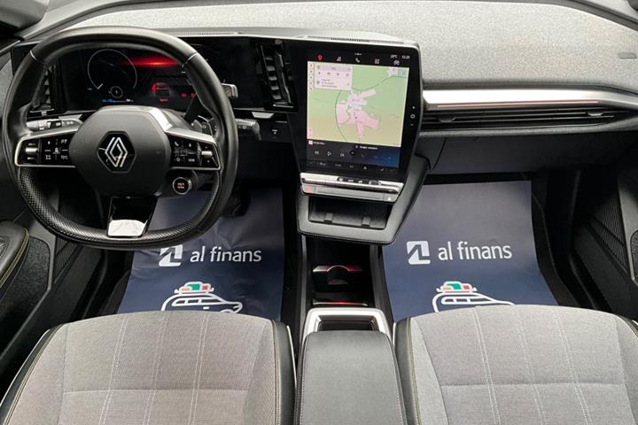 Grå Renault Megane E-Tech fra 2024