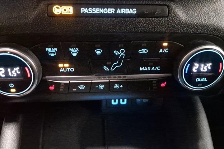 Hvid Ford Kuga fra 2022
