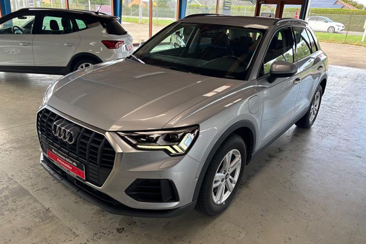 Sølv Audi Q3 fra 2021