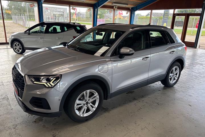 Sølv Audi Q3 fra 2021