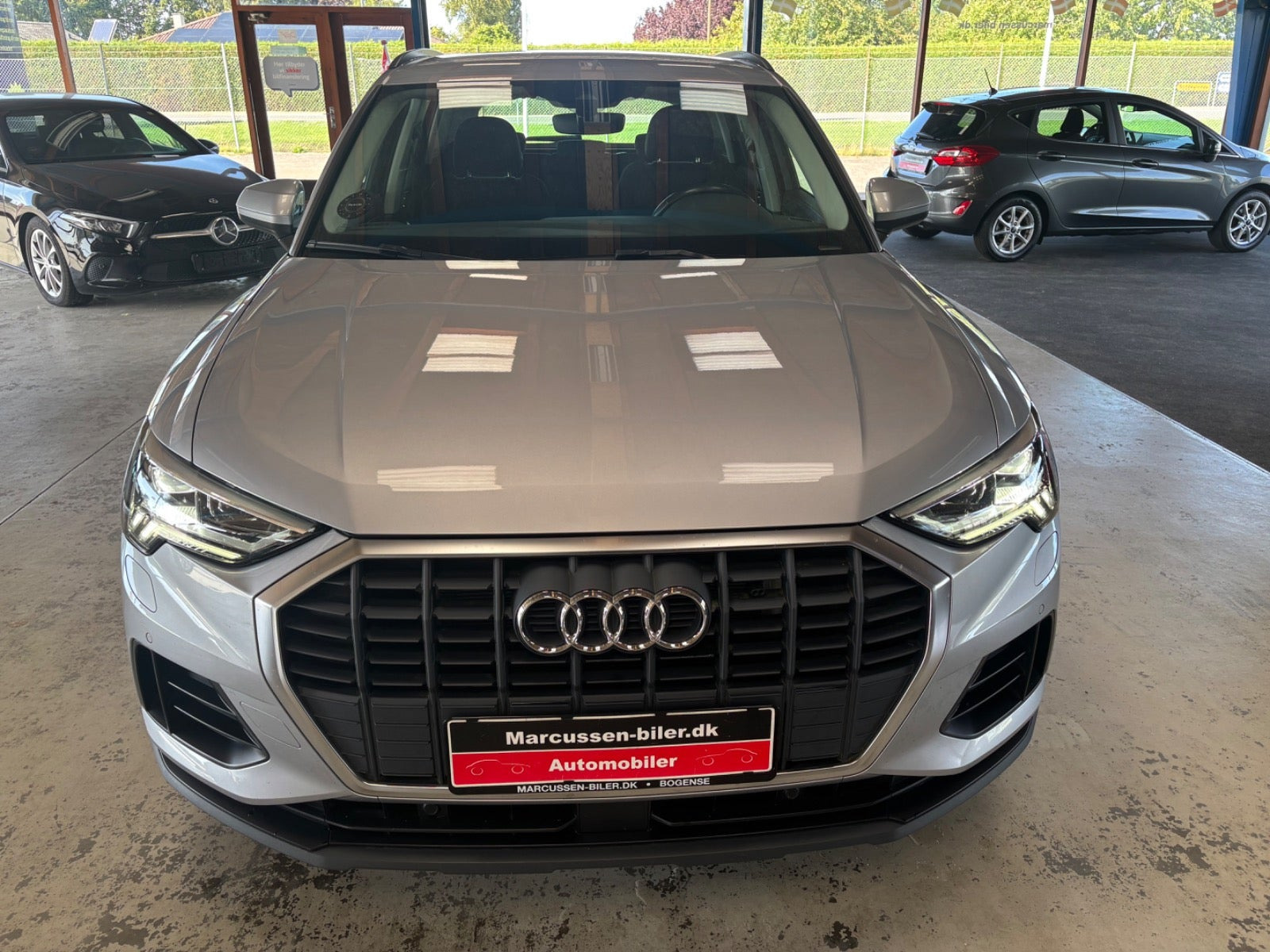 Sølv Audi Q3 fra 2021