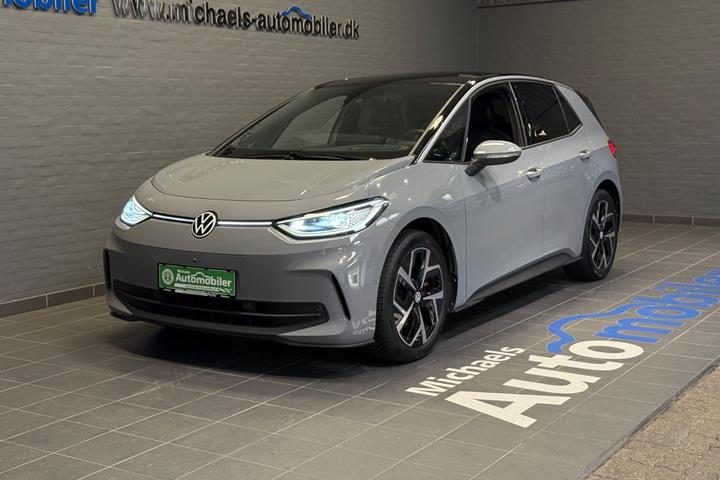 Grå VW ID.3 fra 2024 set udefra