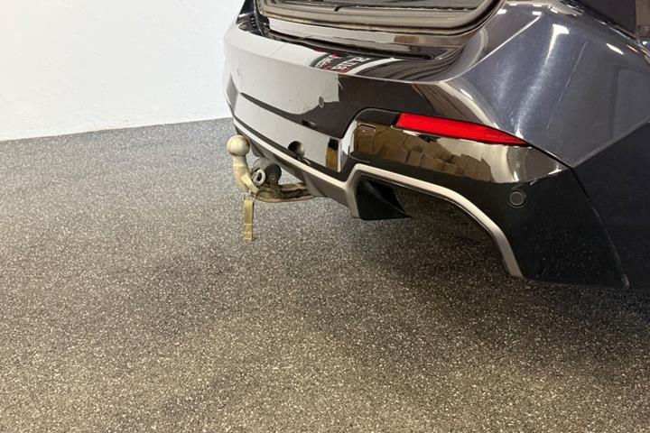 Blå BMW iX3 fra 2022