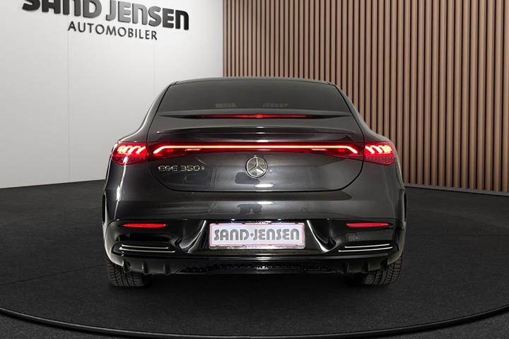 Grå Mercedes EQE350+ fra 2022