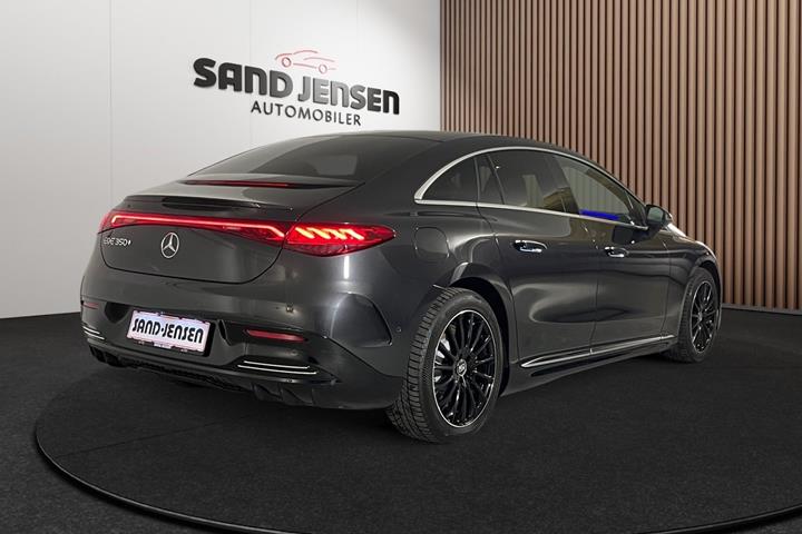 Grå Mercedes EQE350+ fra 2022